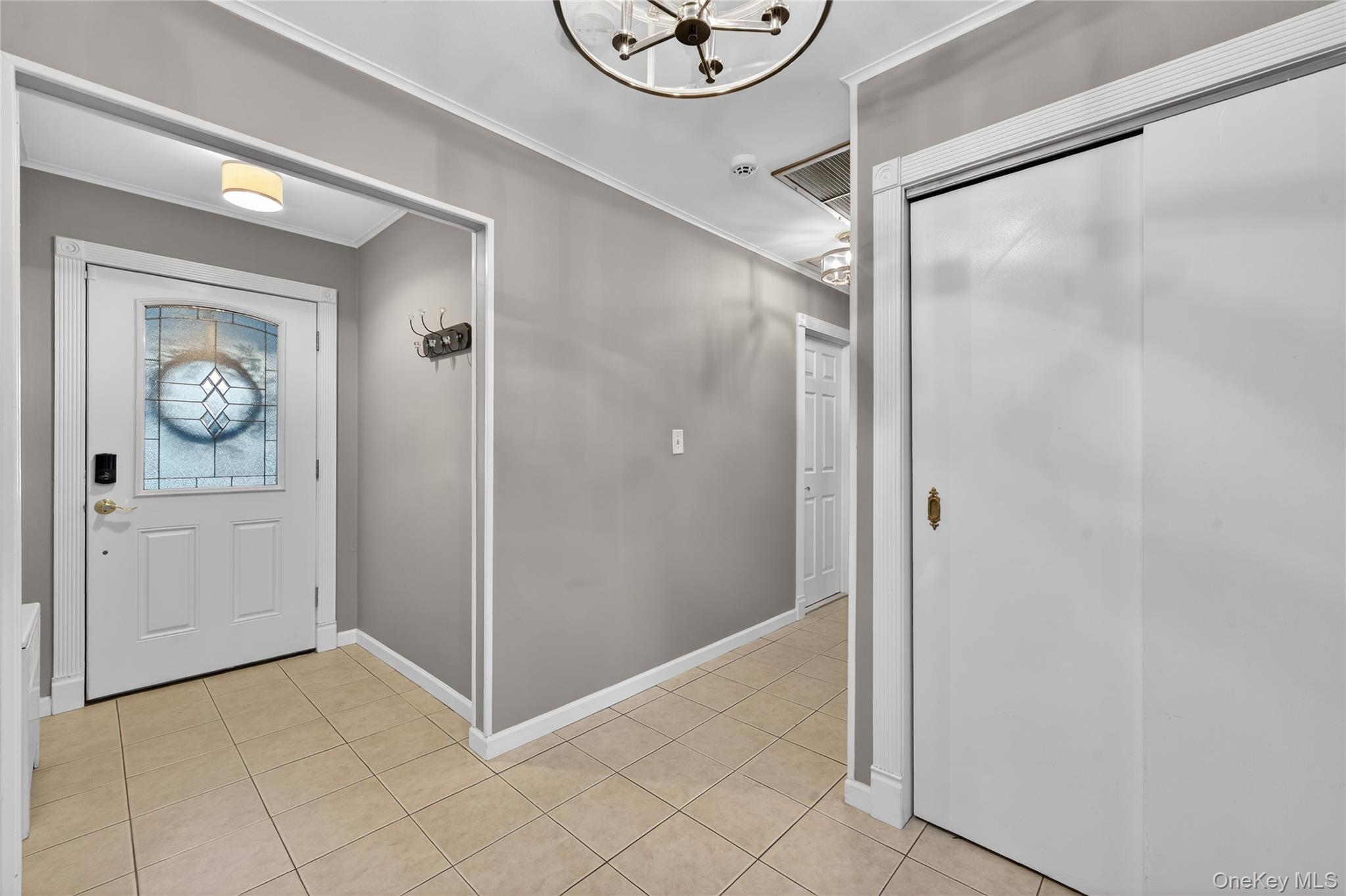 #5 photo, 661 Garner Place, East Meadow , NY 11554