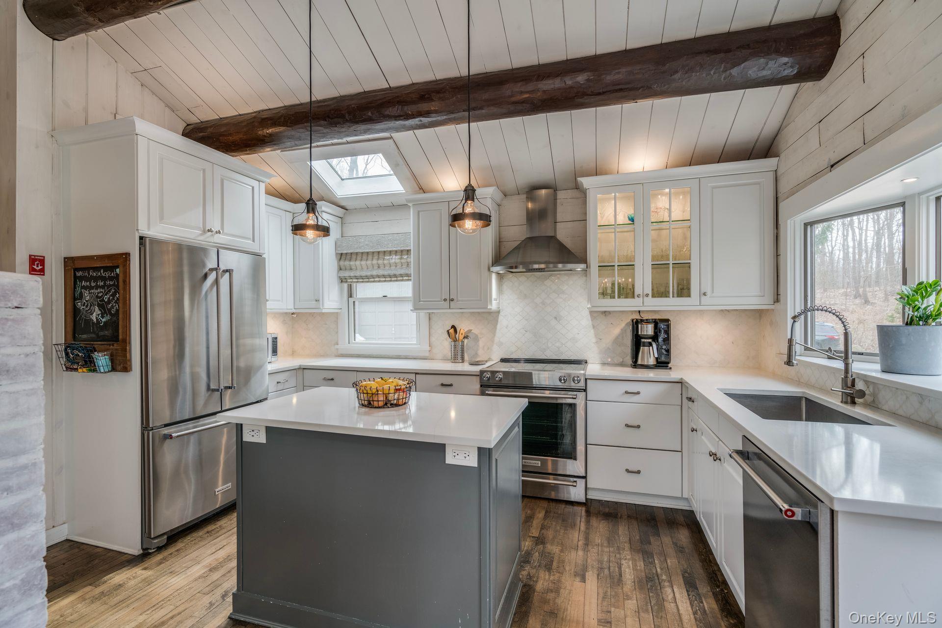 #12 photo, 24 Forrest Drive, سوفولك Lloyd Harbor , NY 11743