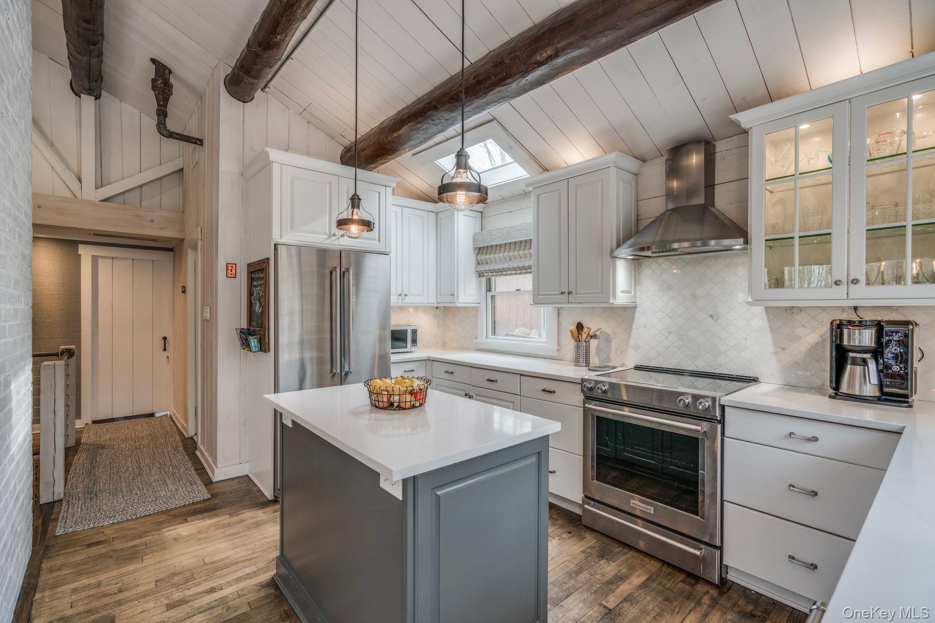 #13 photo, 24 Forrest Drive, سوفولك Lloyd Harbor , NY 11743