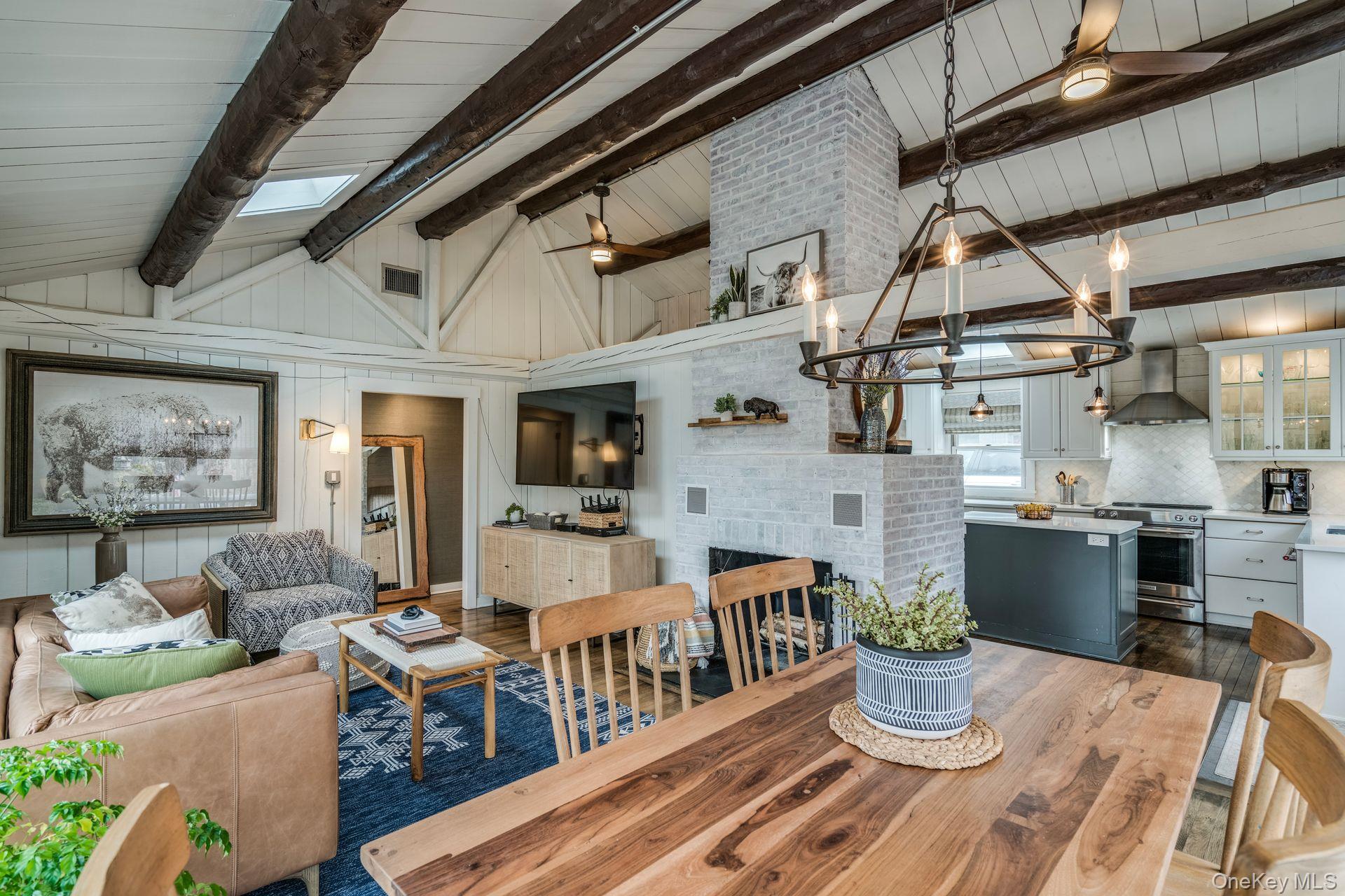 #8 photo, 24 Forrest Drive, سوفولك Lloyd Harbor , NY 11743