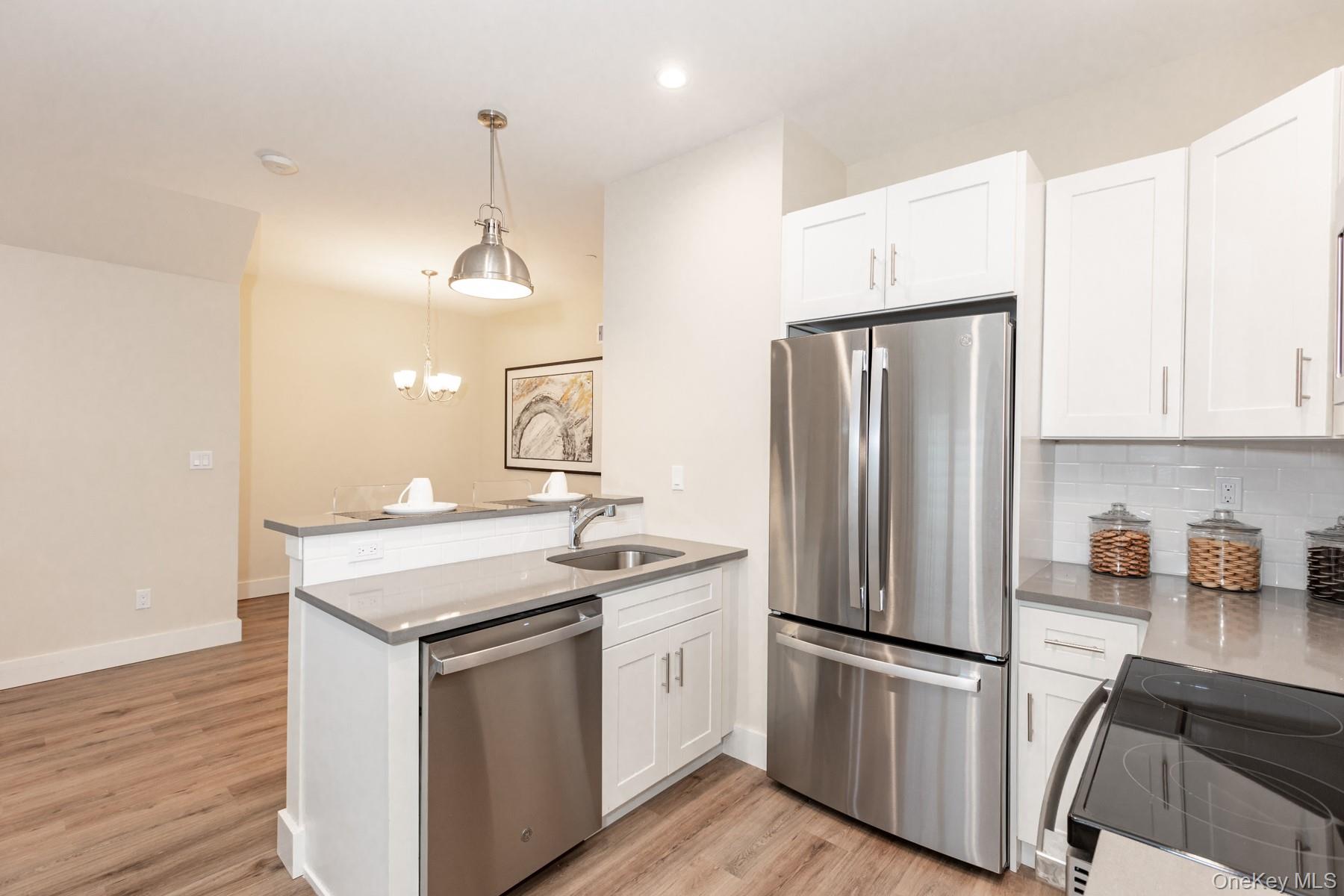 #11 photo, 209 Romar Court, West Babylon , NY 11704