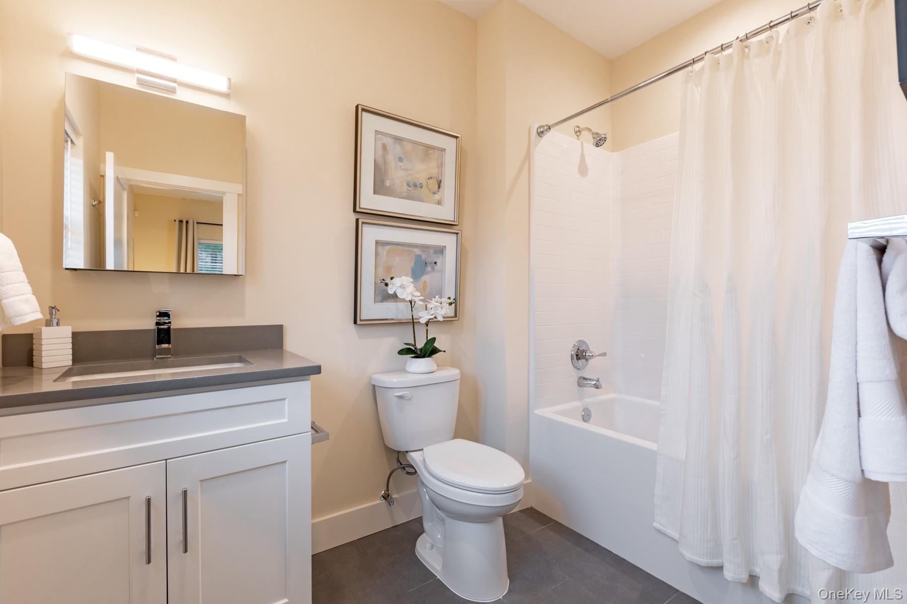 #18 photo, 209 Romar Court, West Babylon , NY 11704