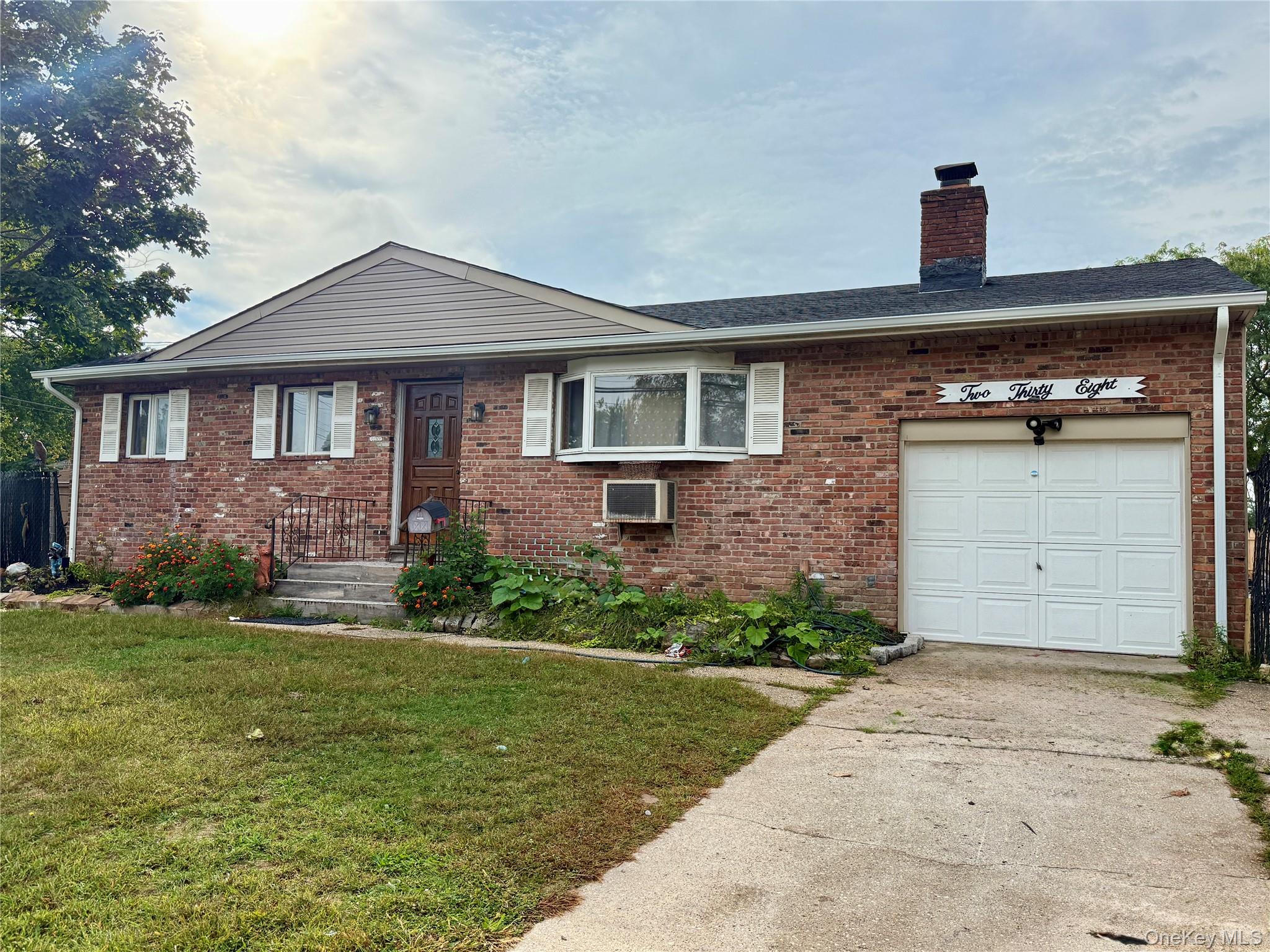 #1 photo, 238 Wiley Street, سوفولك Brentwood , NY 11717