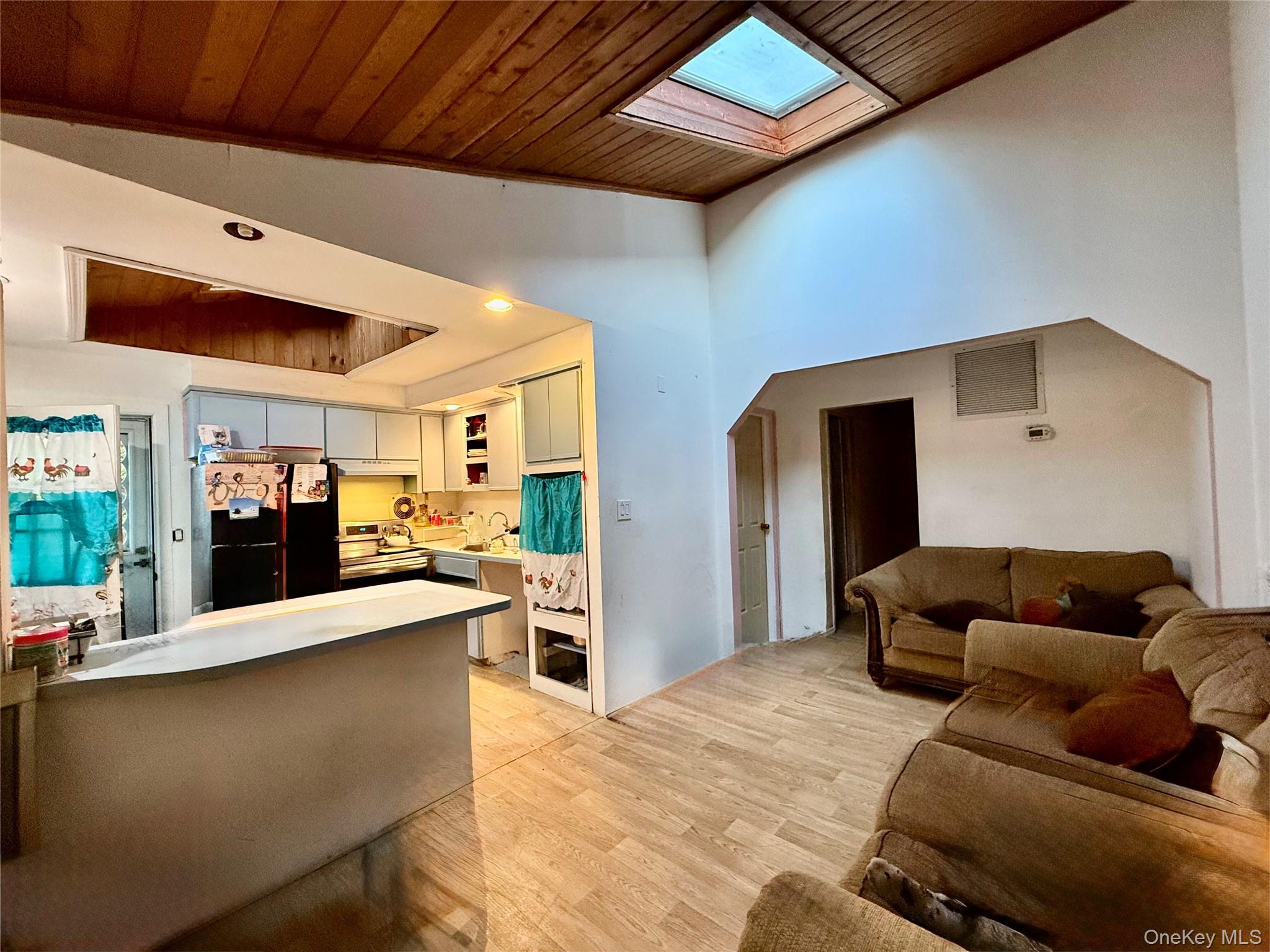 #2 photo, 238 Wiley Street, سوفولك Brentwood , NY 11717