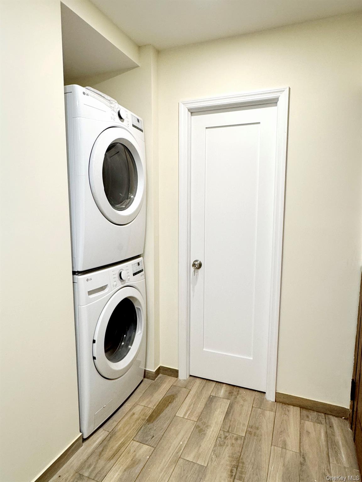 #13 photo, 68-11 Dartmouth Street, Куинс ‖ Forest Hills , NY 11375