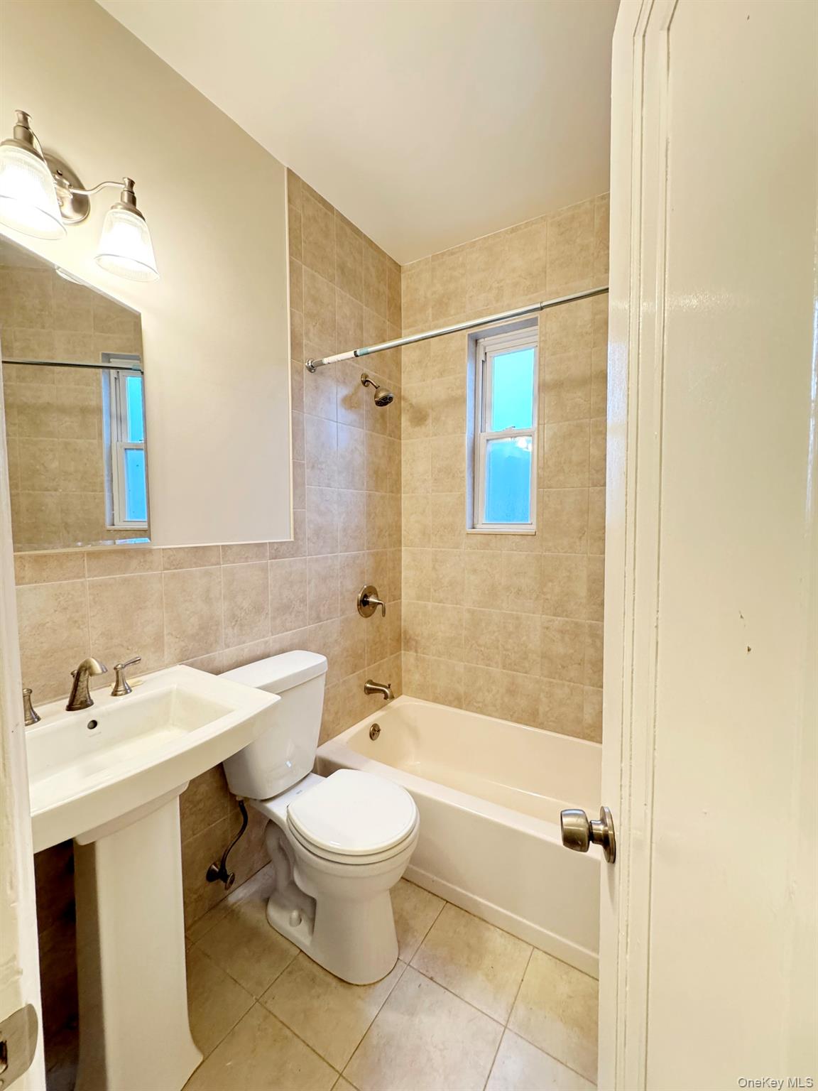 #18 photo, 68-11 Dartmouth Street, Куинс ‖ Forest Hills , NY 11375