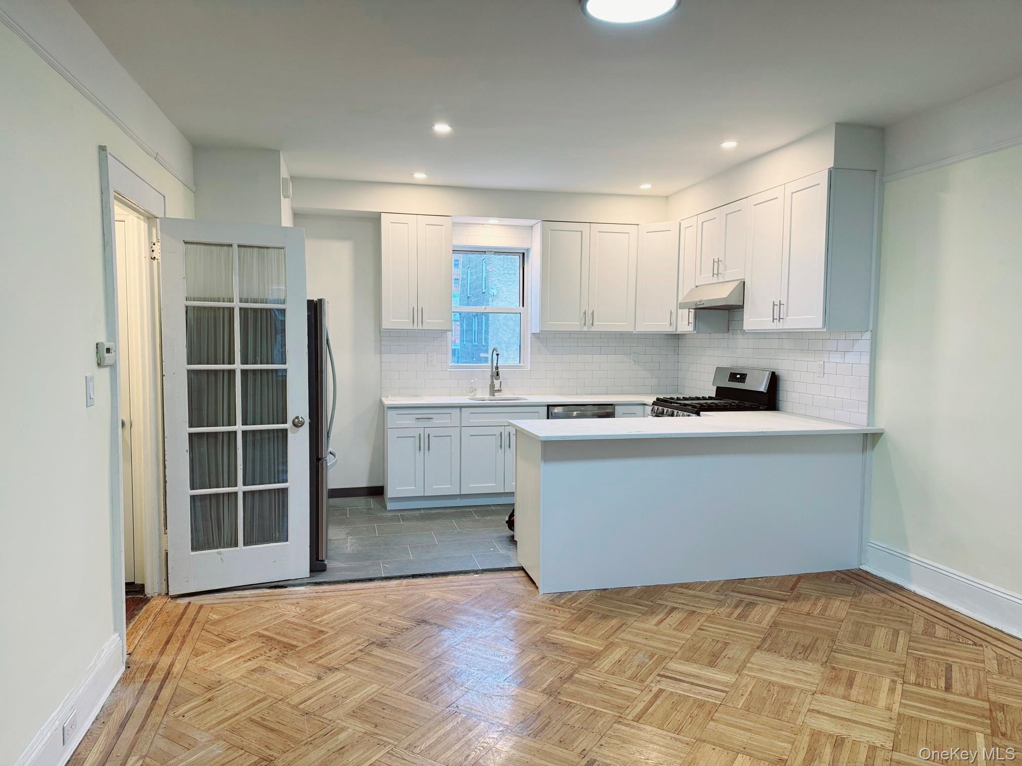 #2 photo, 68-11 Dartmouth Street, Куинс ‖ Forest Hills , NY 11375
