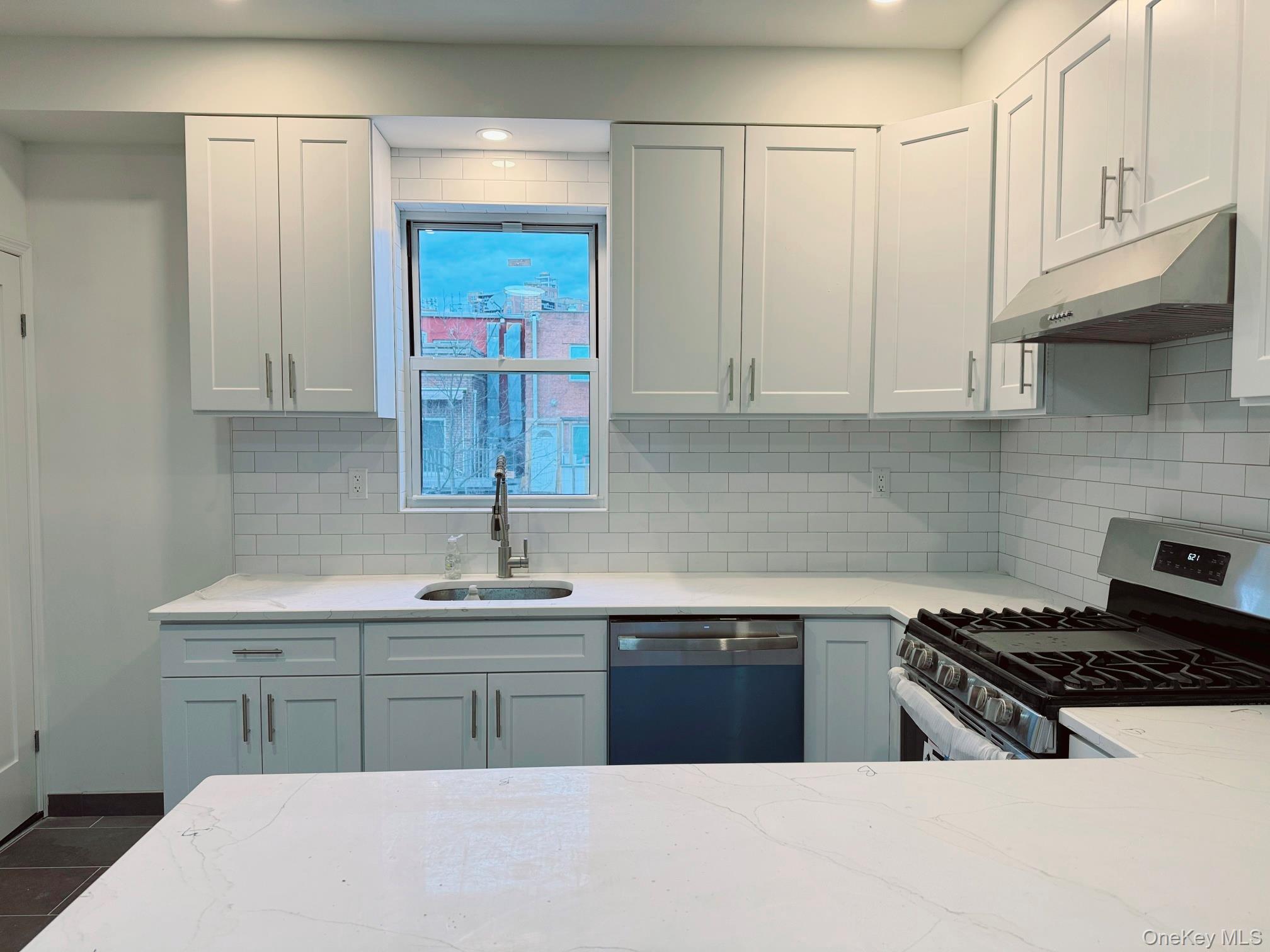 #4 photo, 68-11 Dartmouth Street, Куинс ‖ Forest Hills , NY 11375