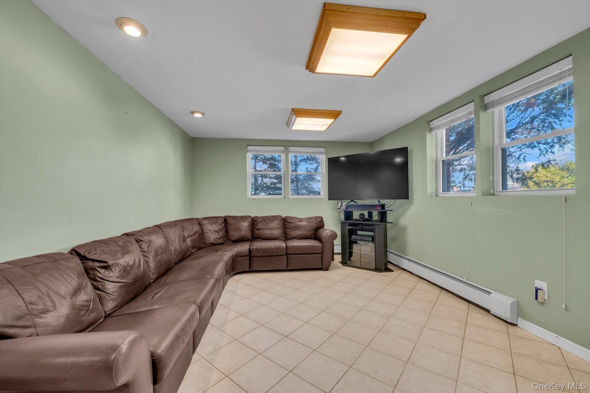 #18 photo, 4400 Atlantic Avenue, Brooklyn , NY 11224