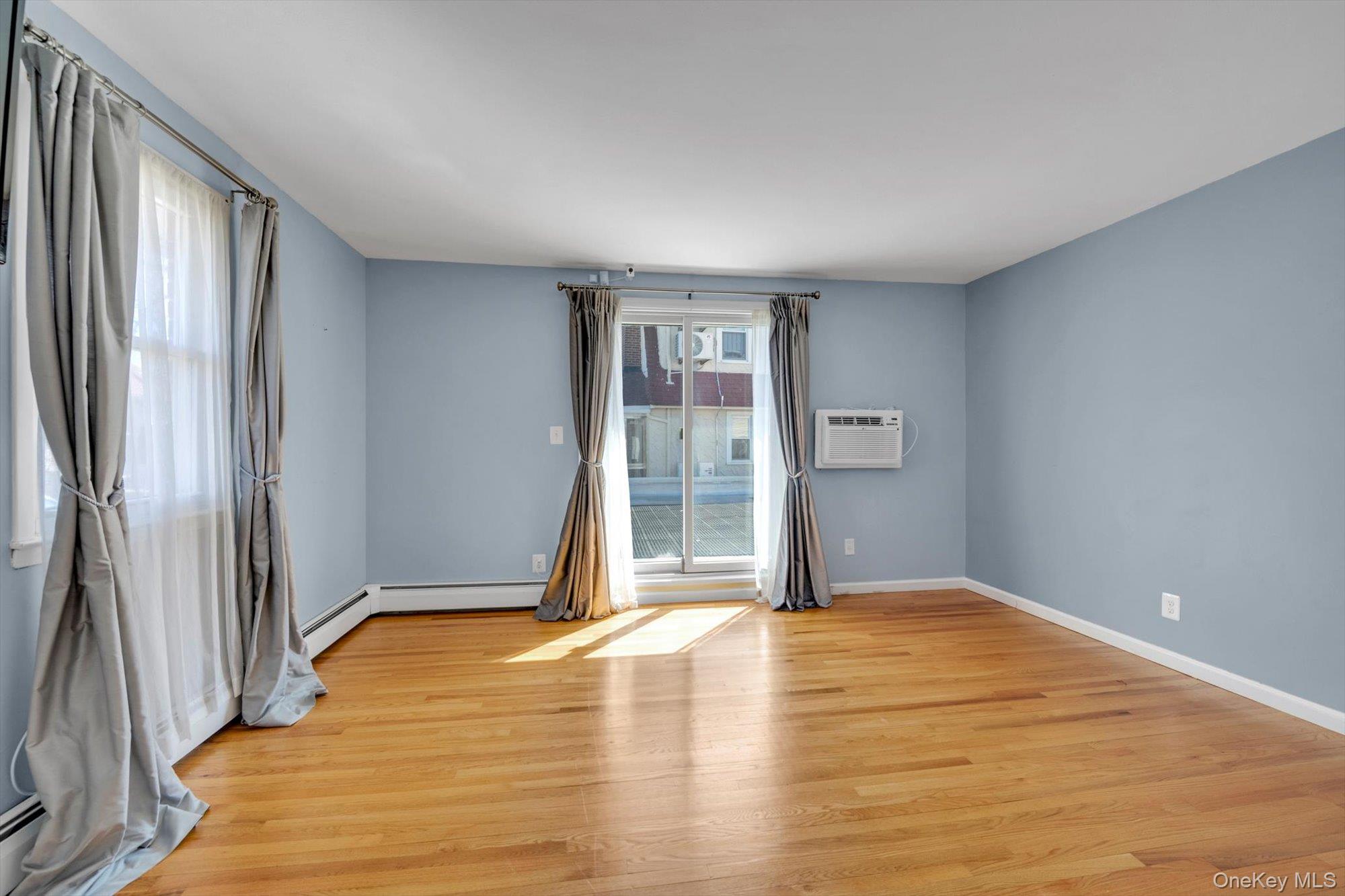 #7 photo, 4400 Atlantic Avenue, Brooklyn , NY 11224