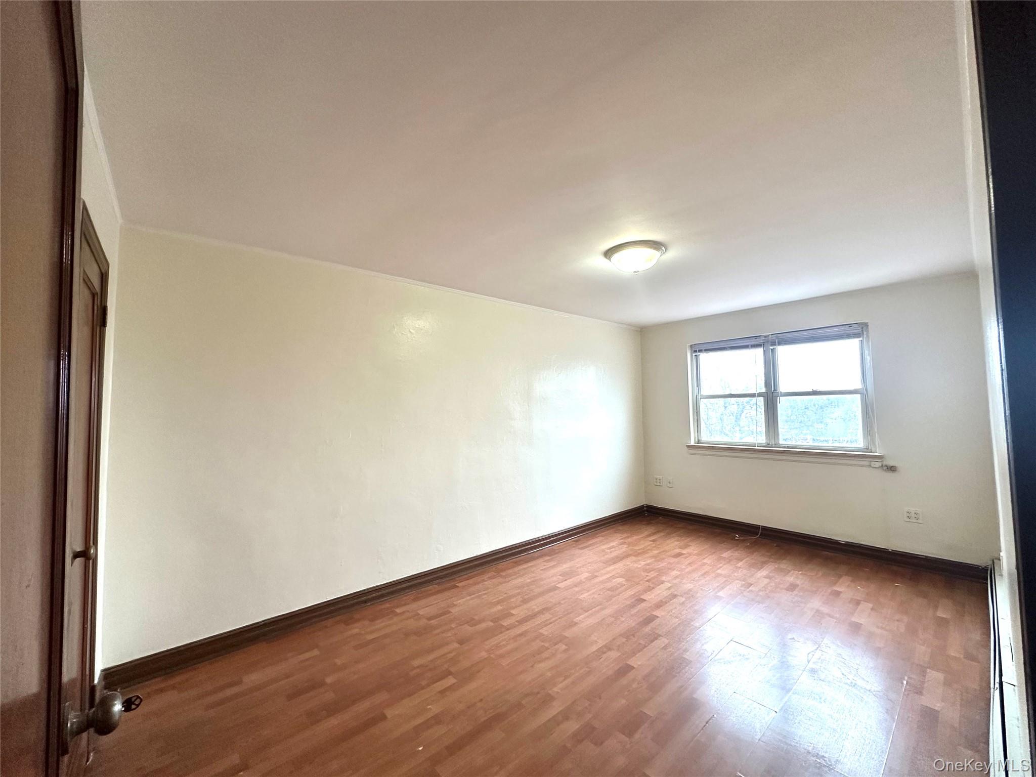 #11 photo, 150-21 61 Road, 皇后區 Kew Garden Hills , NY 11367