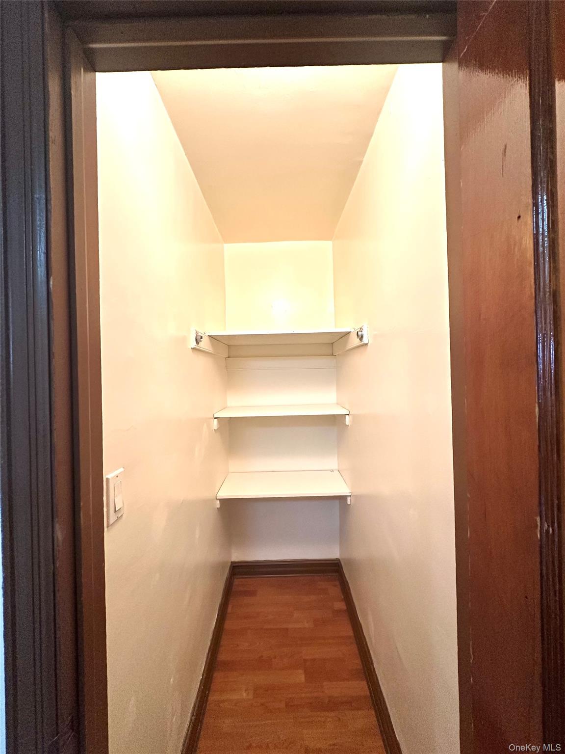 #13 photo, 150-21 61 Road, 皇后區 Kew Garden Hills , NY 11367