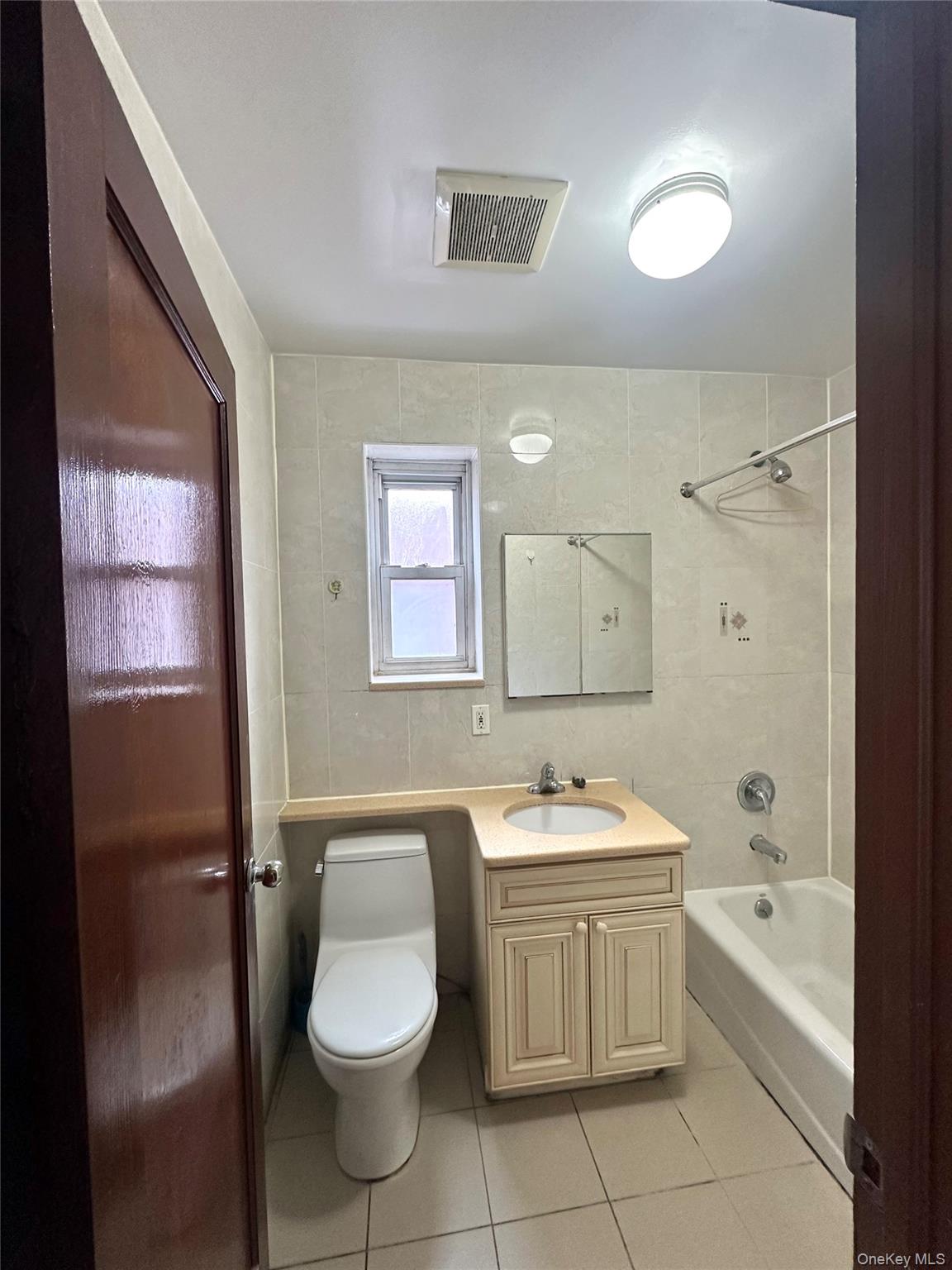 #14 photo, 150-21 61 Road, 皇后區 Kew Garden Hills , NY 11367