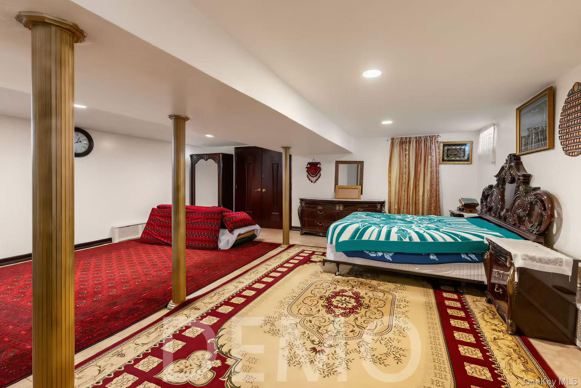 #14 photo, 26504 79th Avenue, Glen Oaks , NY 11004