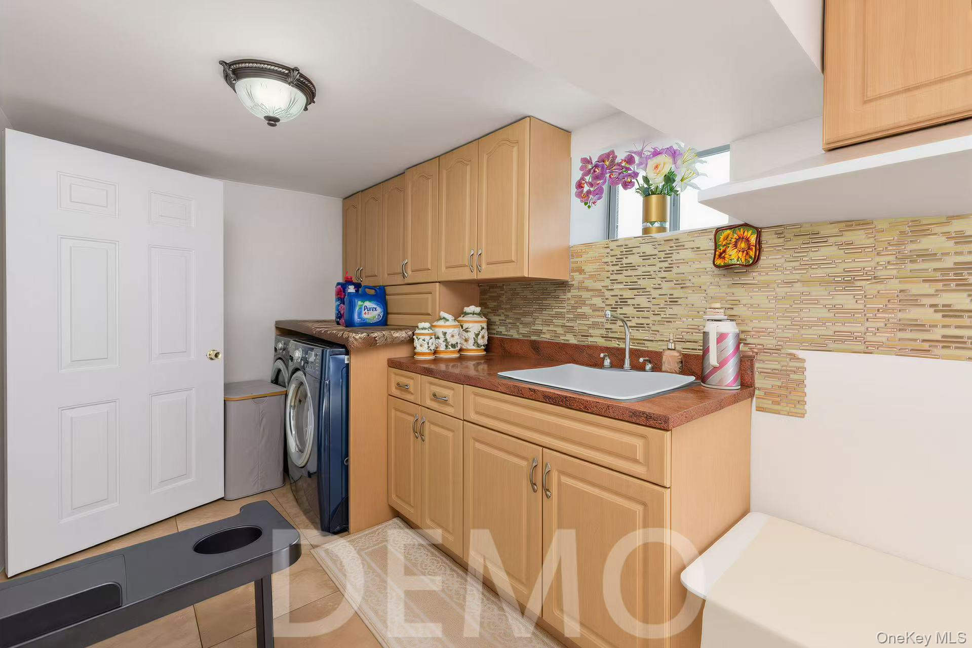 #20 photo, 26504 79th Avenue, Glen Oaks , NY 11004