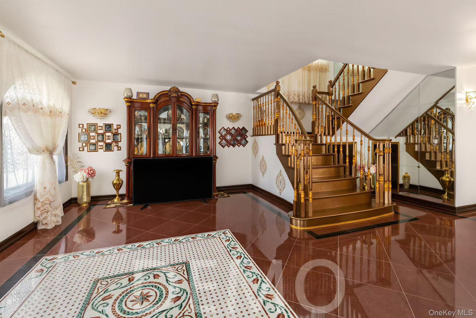 #3 photo, 26504 79th Avenue, Glen Oaks , NY 11004