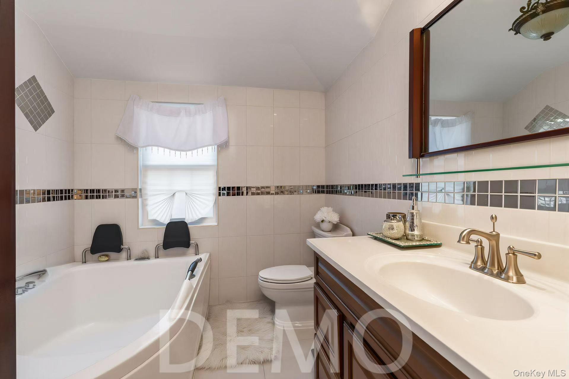 #8 photo, 26504 79th Avenue, Glen Oaks , NY 11004