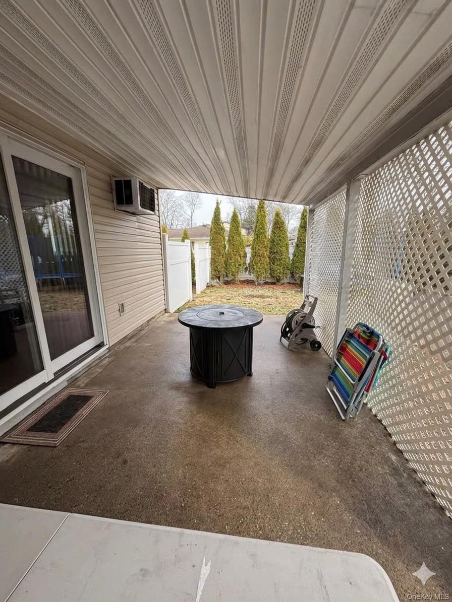 #13 photo, 373 Port Avenue, सफ़ोक काउंटी Ronkonkoma , NY 11779