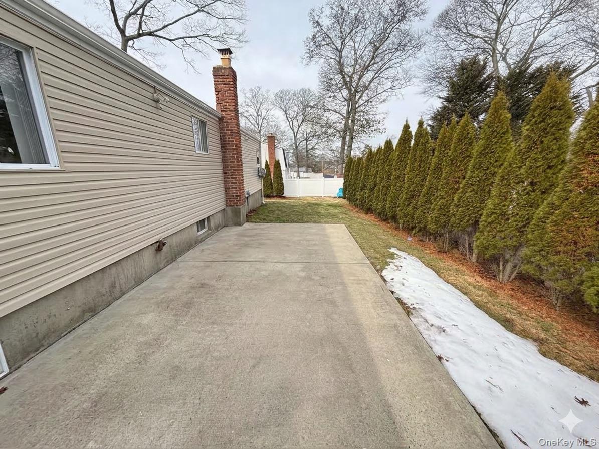 #2 photo, 373 Port Avenue, सफ़ोक काउंटी Ronkonkoma , NY 11779