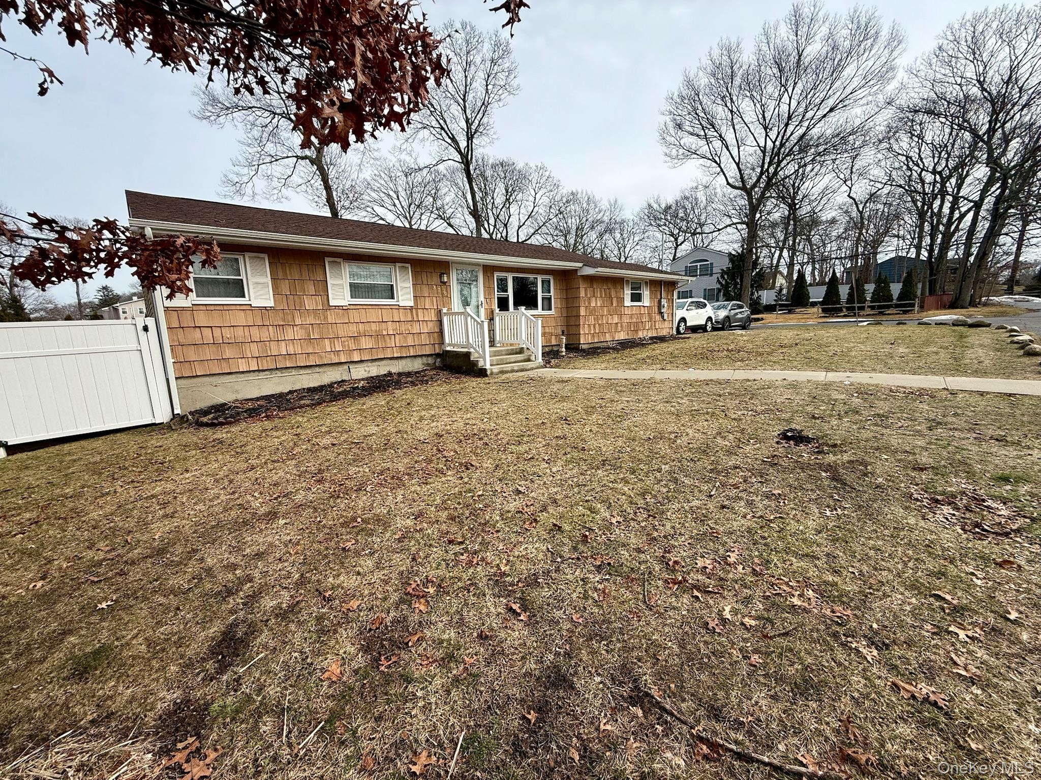 #3 photo, 373 Port Avenue, सफ़ोक काउंटी Ronkonkoma , NY 11779