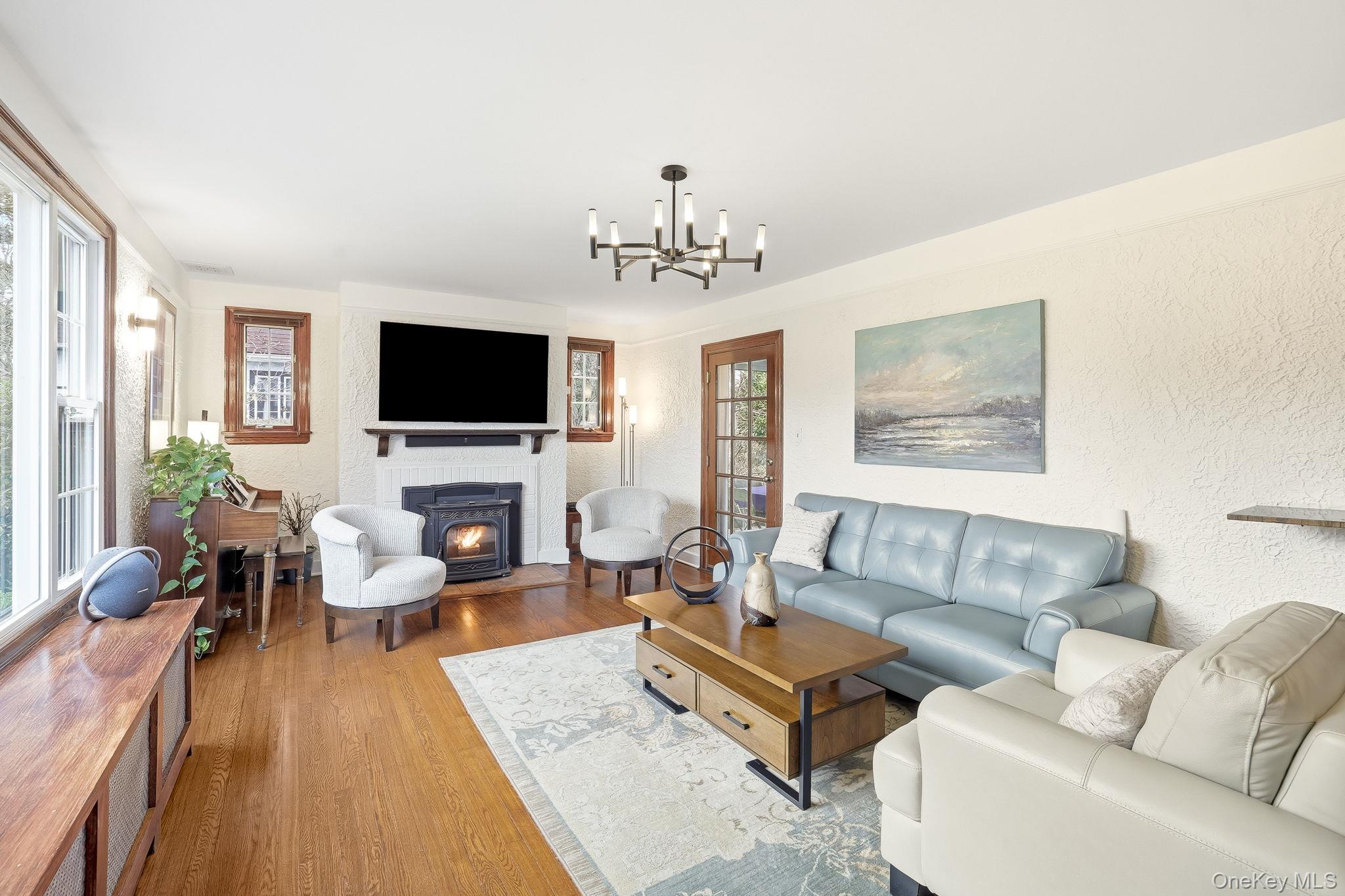 #8 photo, 11 Van Buren Place, White Plains , NY 10603