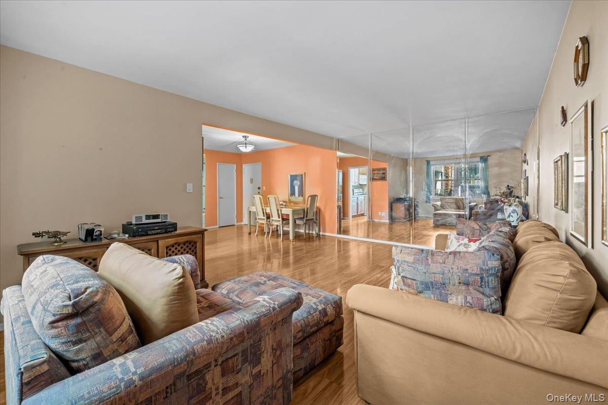 #10 photo, 525 W 236th Street, برونكس Bronx , NY 10463