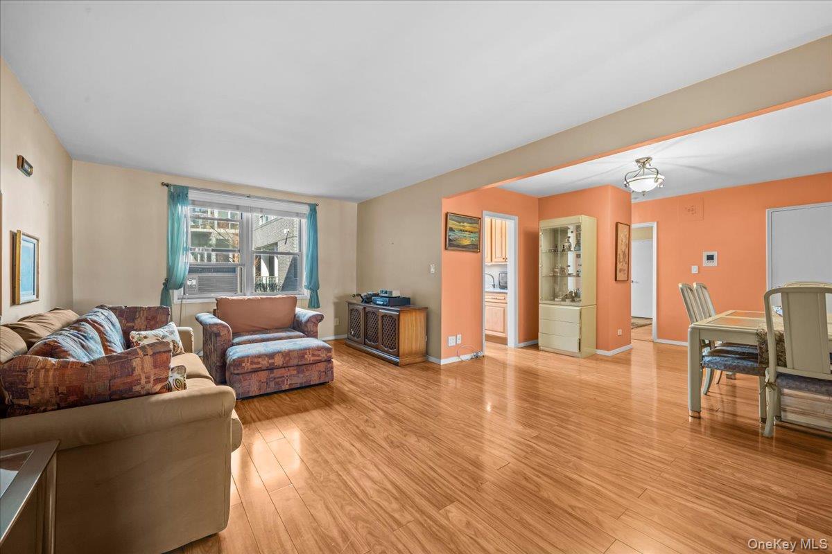 #9 photo, 525 W 236th Street, برونكس Bronx , NY 10463