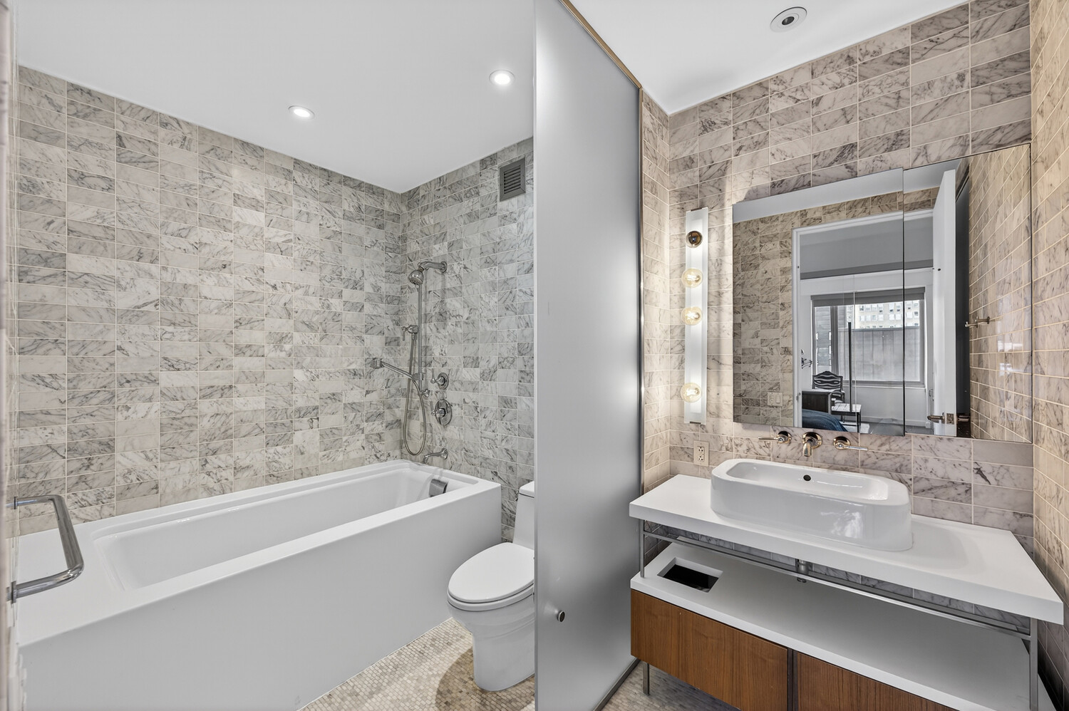 #9 photo, 85 W BROADWAY, Tribeca , NY 10007