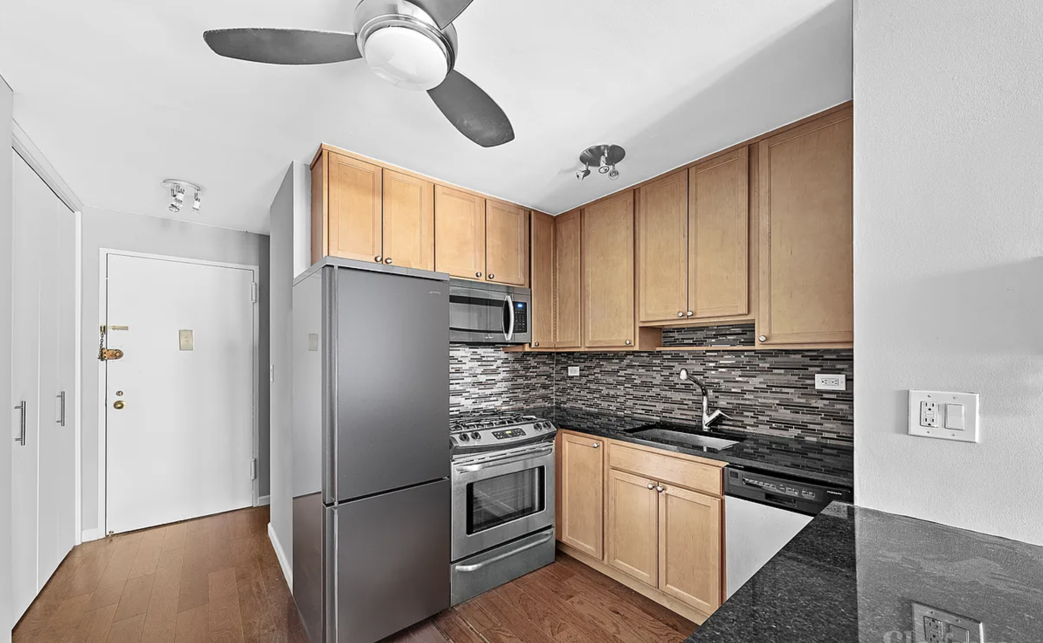 #6 photo, 145 E 15th Street, Манхэттен ‖ Gramercy Park , NY 10003