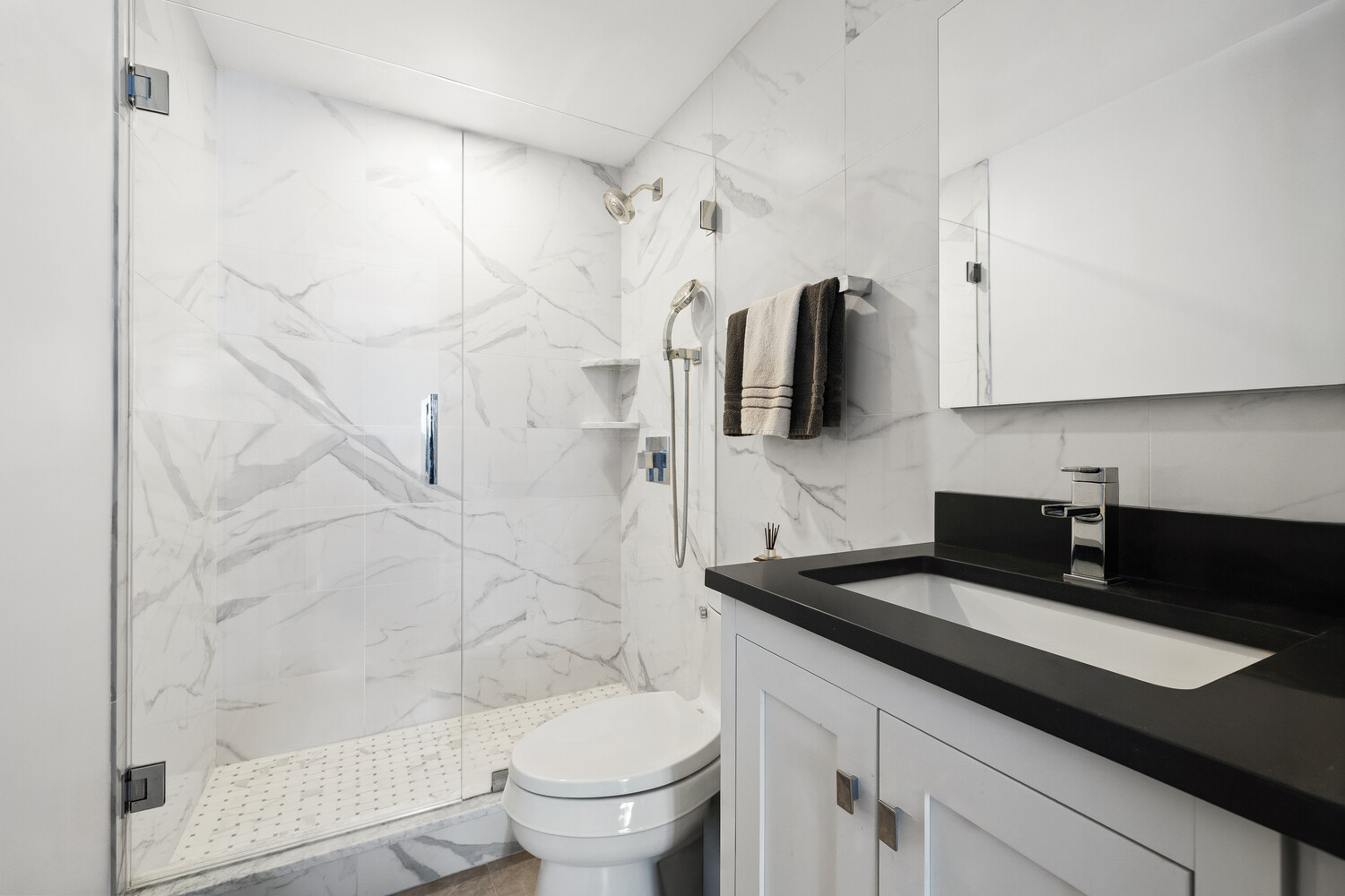 #5 photo, 233 E 86TH Street, Yorkville , NY 10028