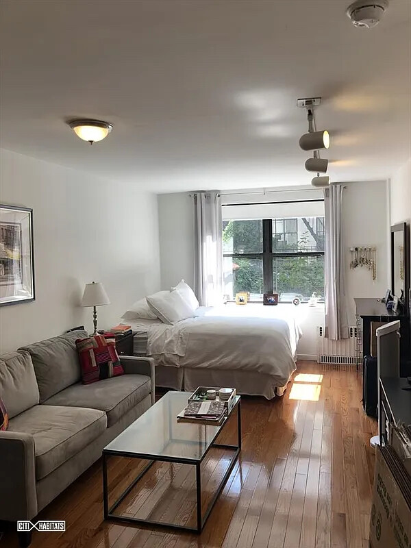 #8 photo, New York City, 曼哈顿 West Village , NY 10011