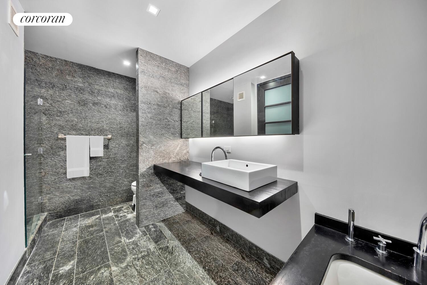 #8 photo, 20 PINE Street, Financial District , NY 10005