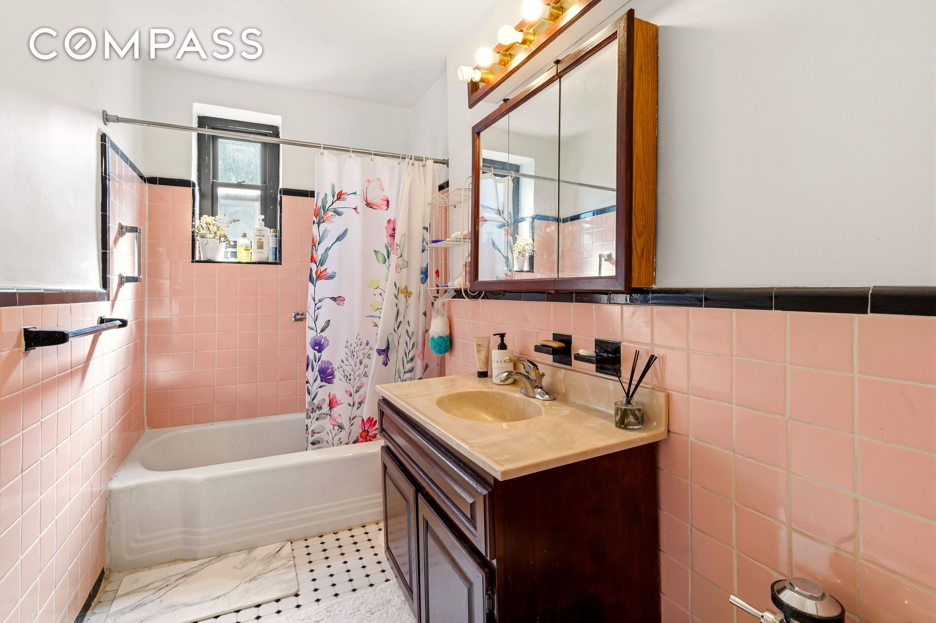 #4 photo, 32-40 91st Street, Jackson Heights , NY 11369