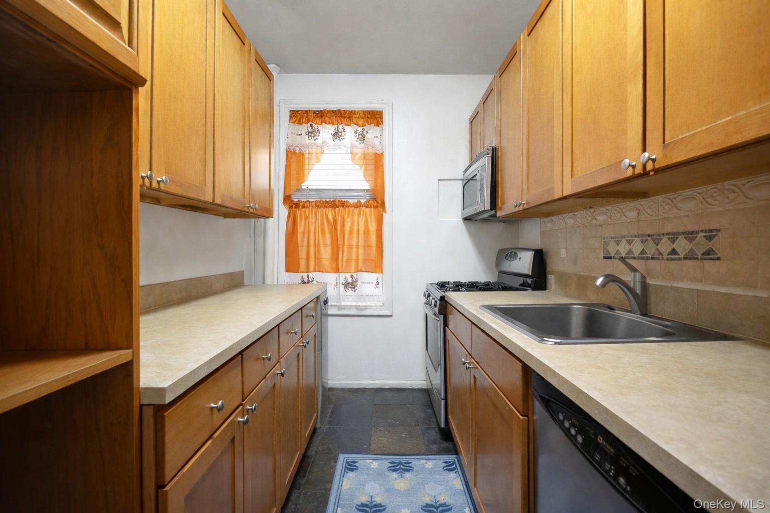 #8 photo, 2166 Bronx Park, Бронкс ‖ Bronx , NY 10462
