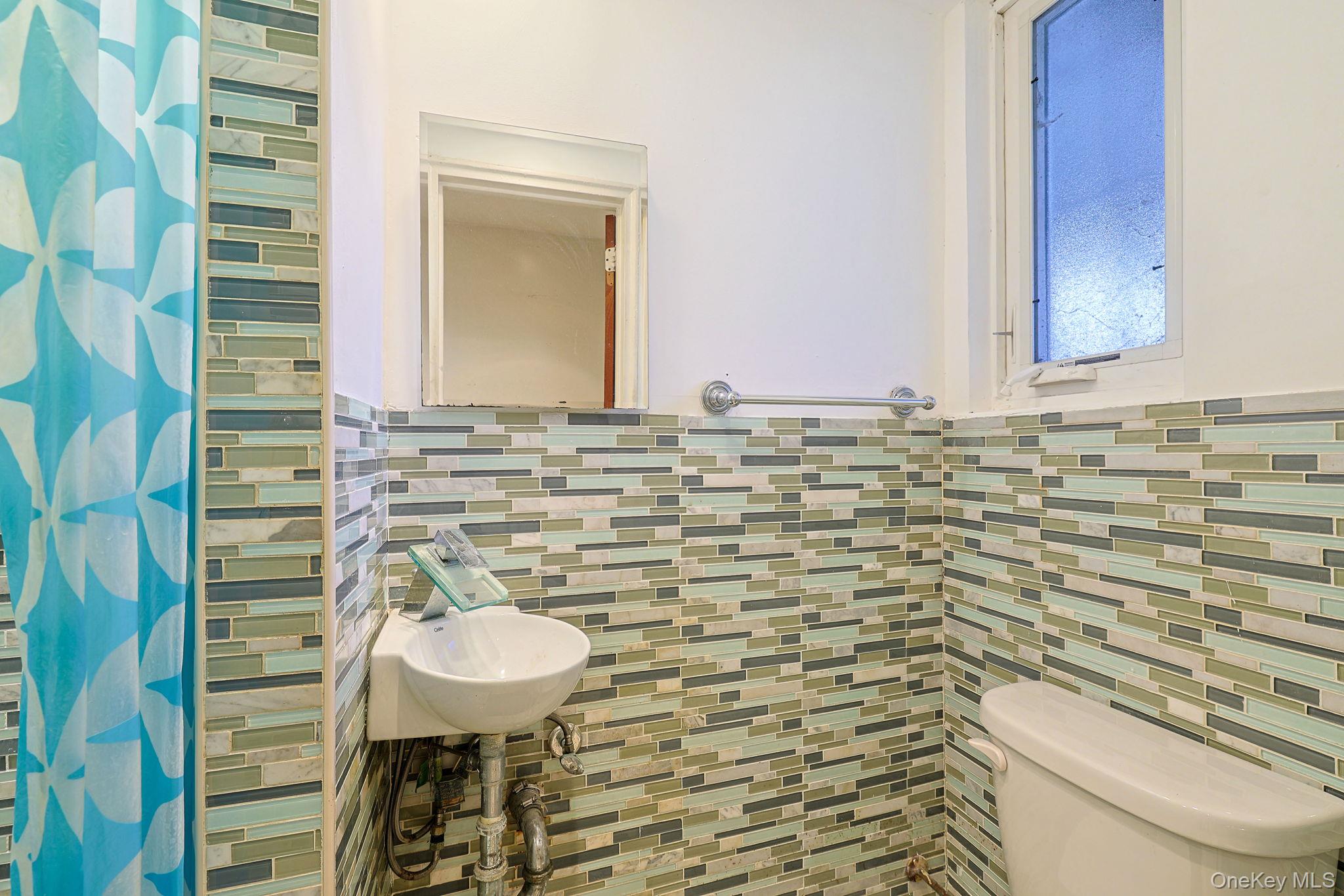 #15 photo, 877 E 223rd Street, Bronx , NY 10466