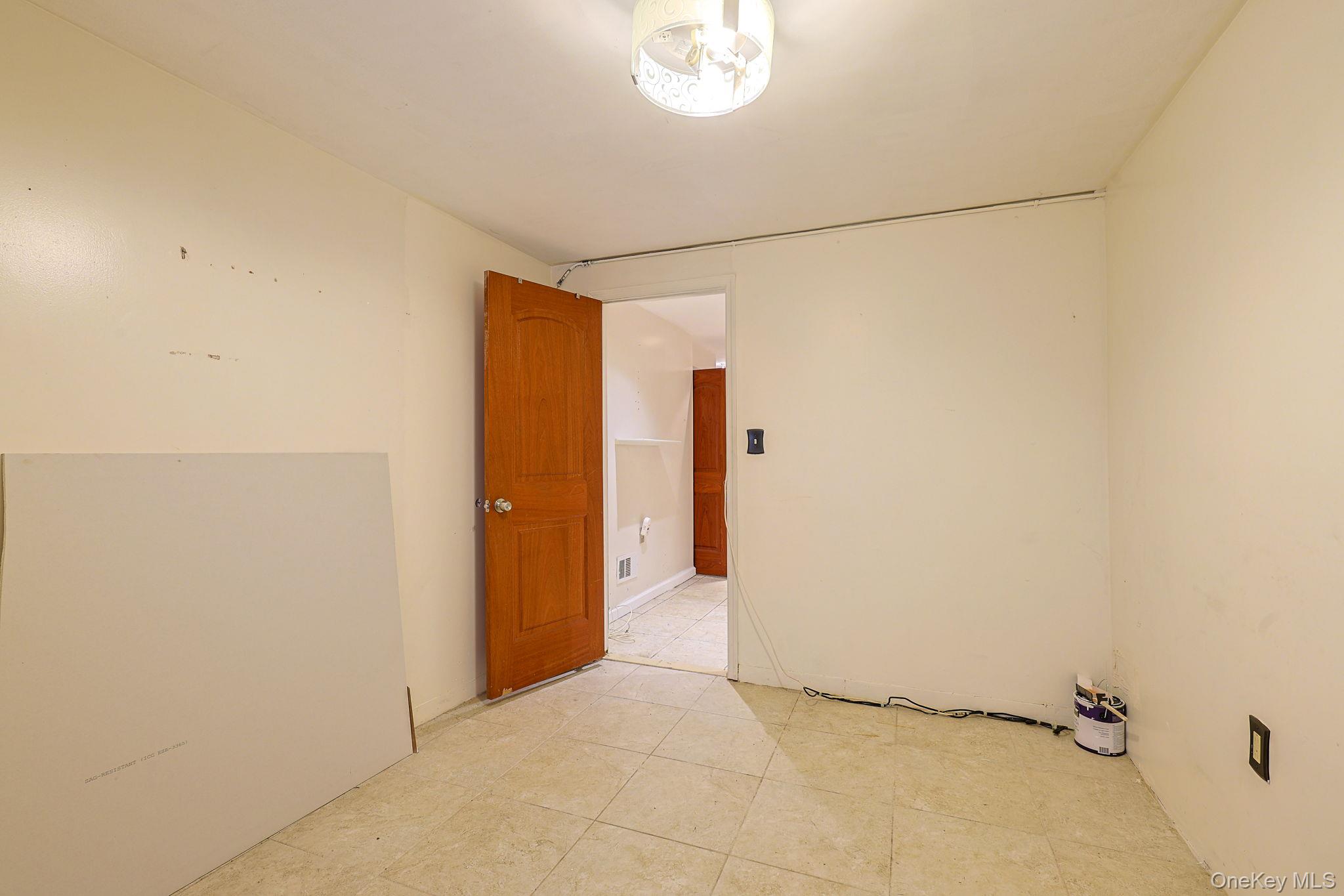 #18 photo, 877 E 223rd Street, Bronx , NY 10466