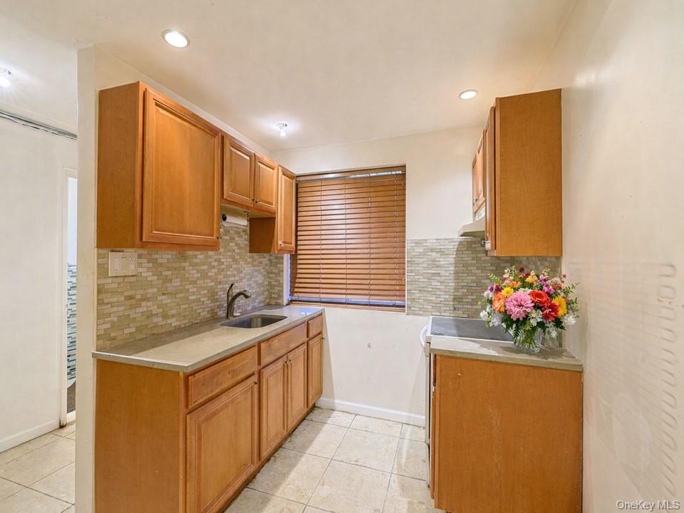 #19 photo, 877 E 223rd Street, Bronx , NY 10466