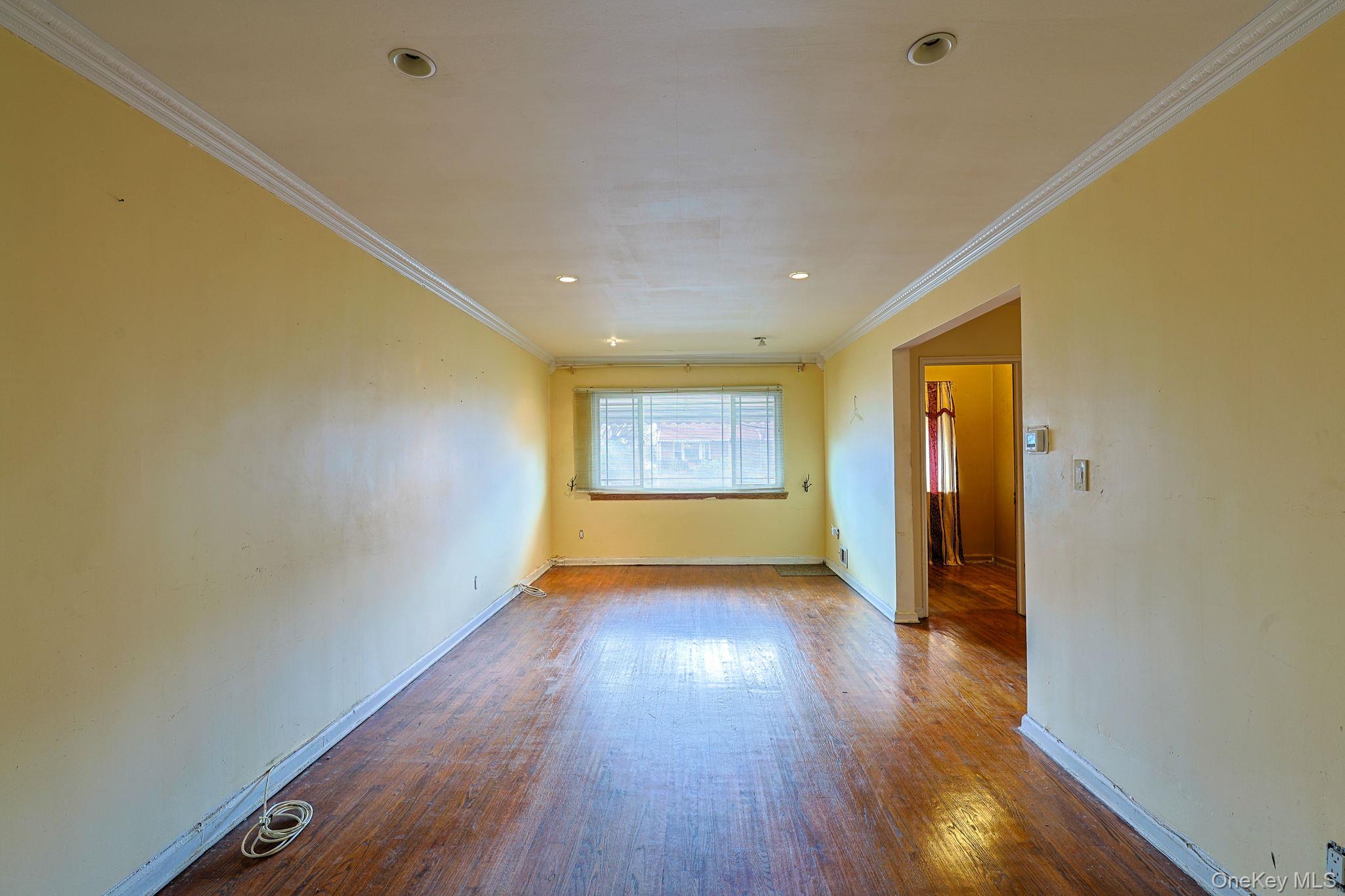 #7 photo, 877 E 223rd Street, Bronx , NY 10466