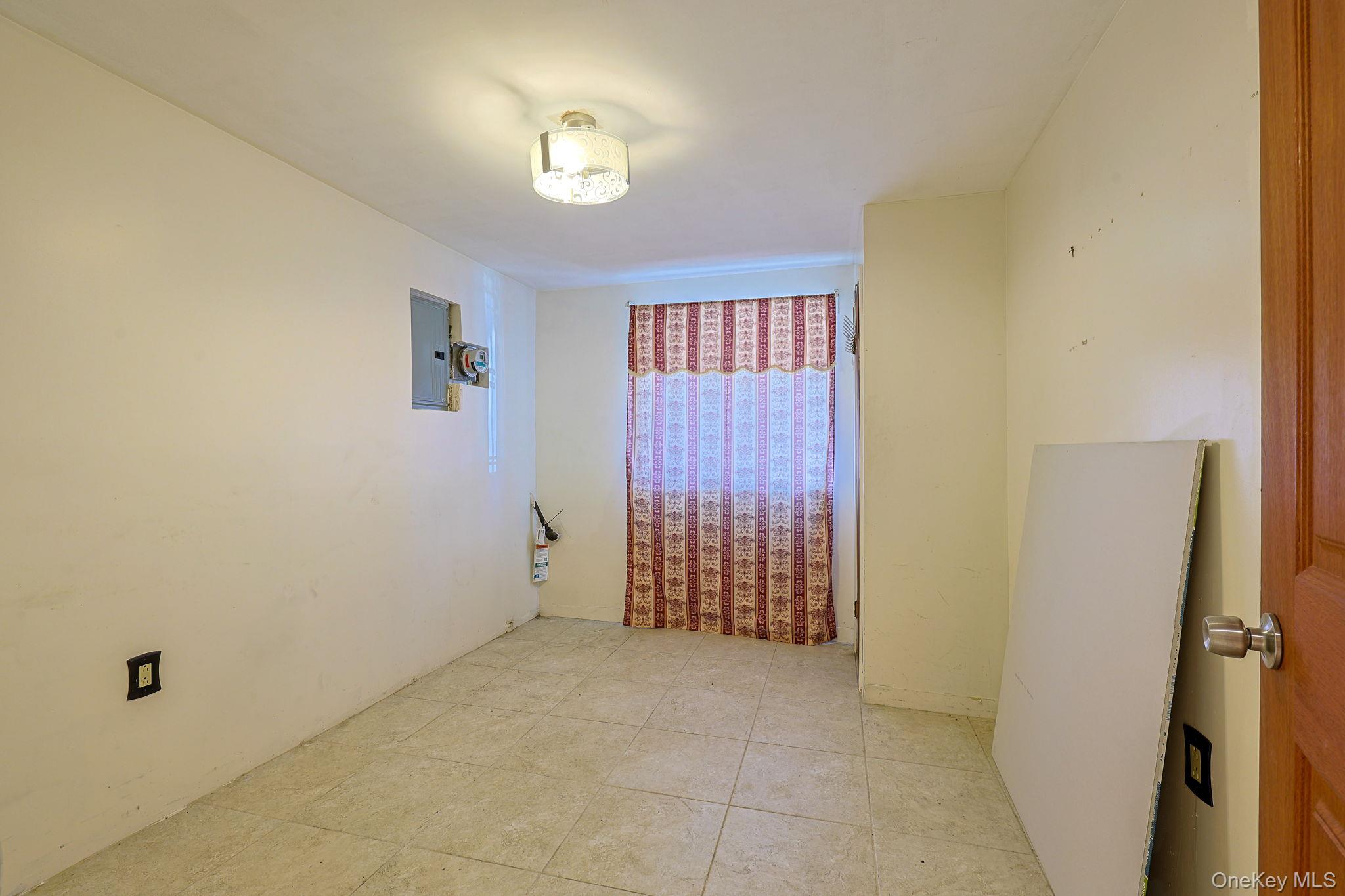 #8 photo, 877 E 223rd Street, Bronx , NY 10466