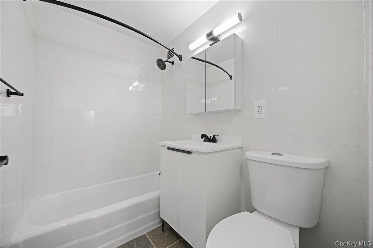 #20 photo, 820 Boynton Avenue, Bronx , NY 10473