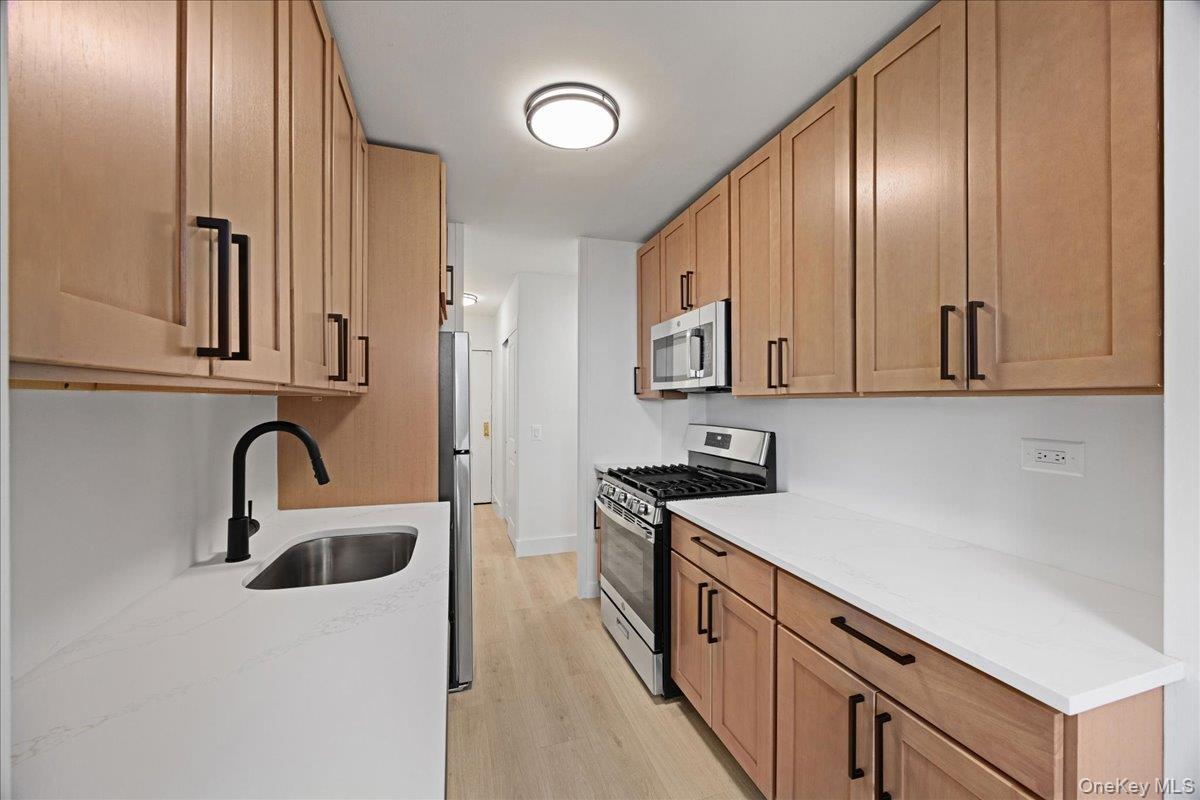 #4 photo, 820 Boynton Avenue, Bronx , NY 10473