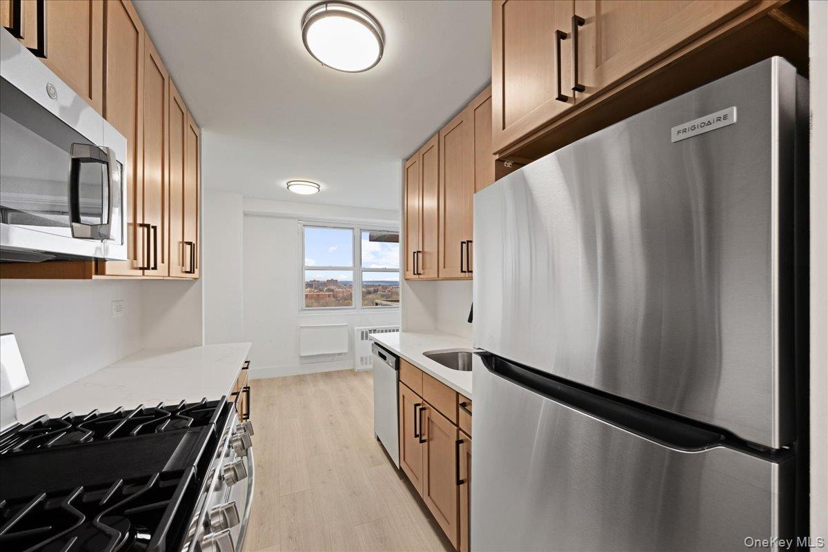 #6 photo, 820 Boynton Avenue, Bronx , NY 10473