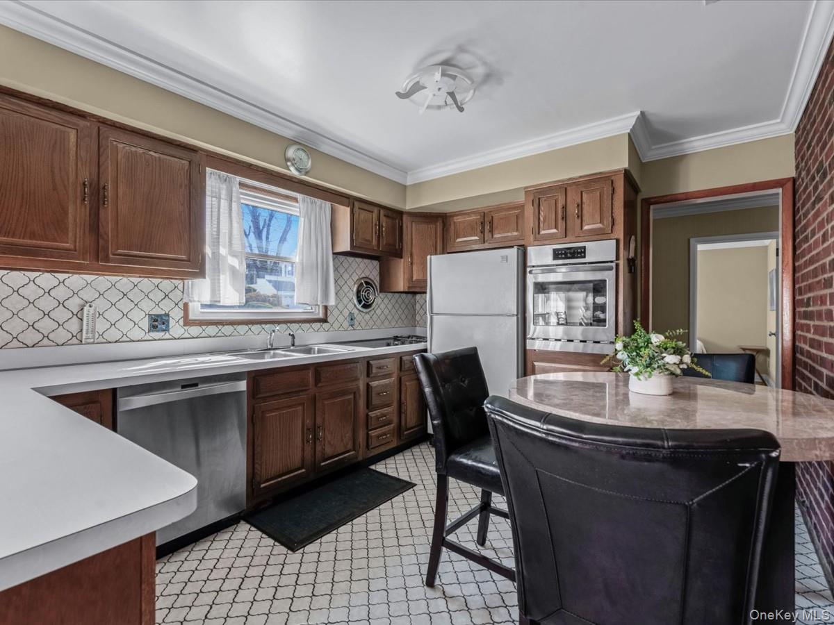 #12 photo, 37 Berkshire Road, Yonkers , NY 10710