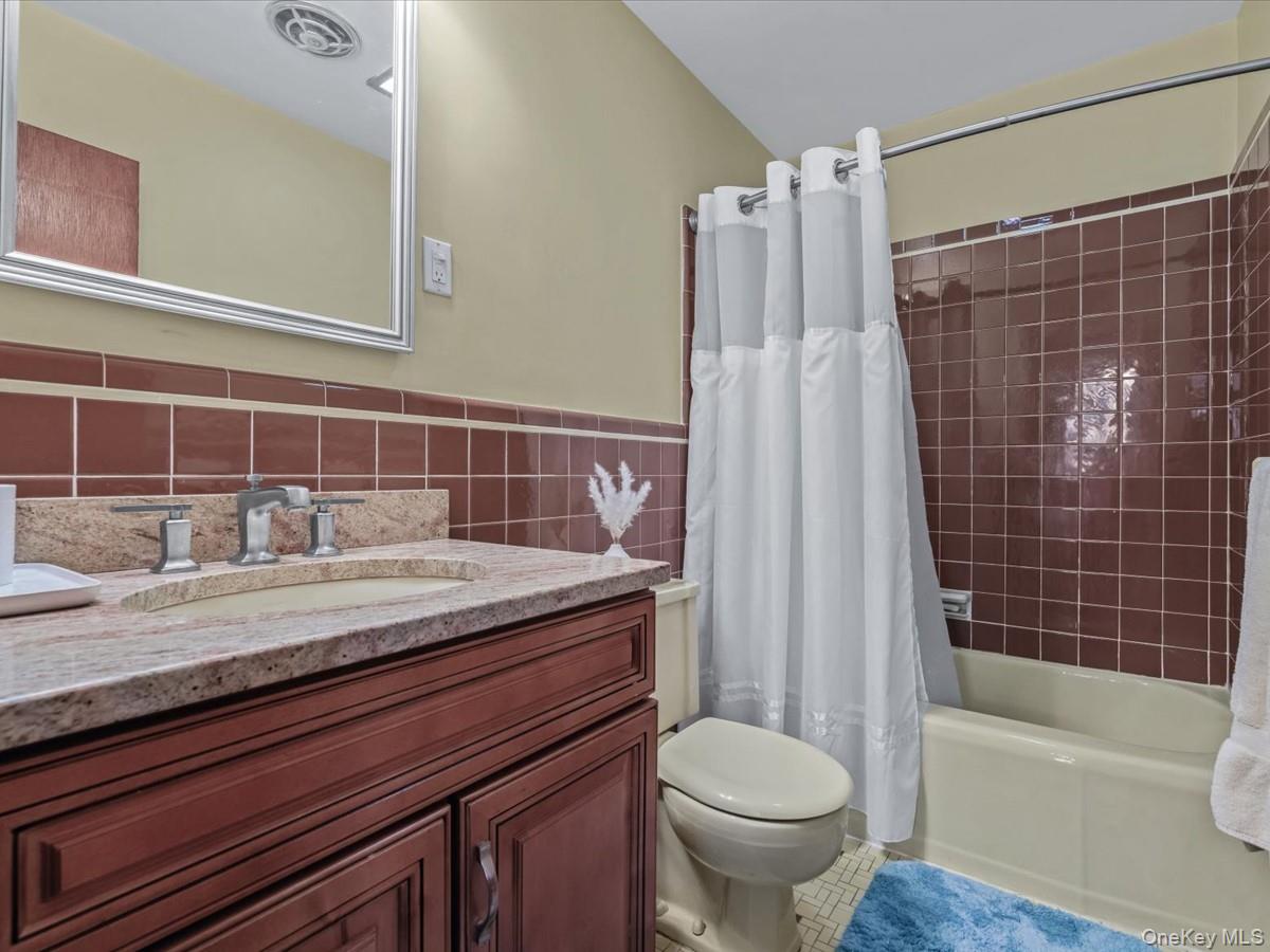 #17 photo, 37 Berkshire Road, Yonkers , NY 10710