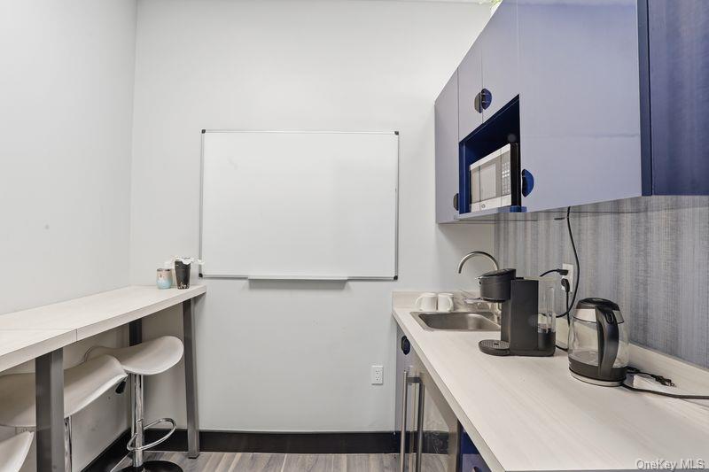 #10 photo, 380 Grove Street, 布鲁克林 Brooklyn , NY 11237