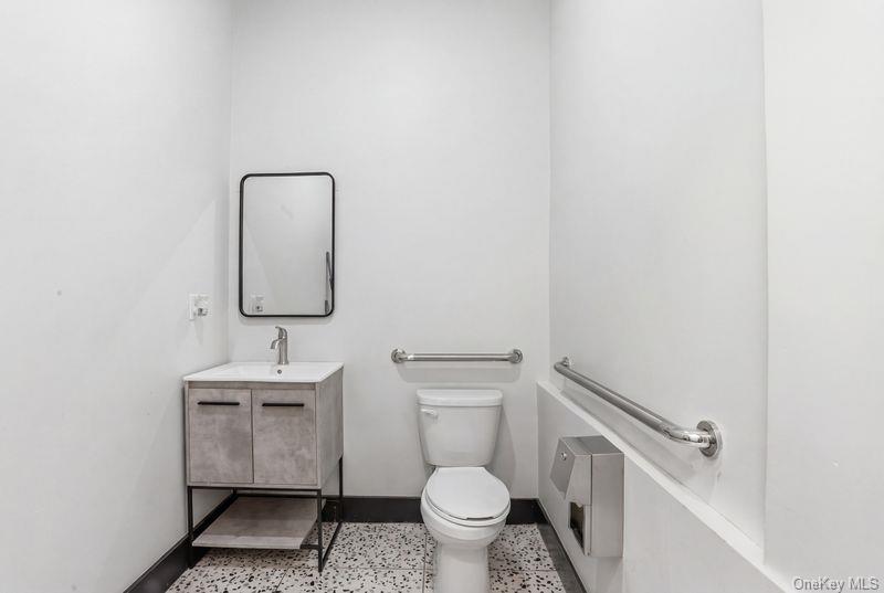 #12 photo, 380 Grove Street, 布鲁克林 Brooklyn , NY 11237