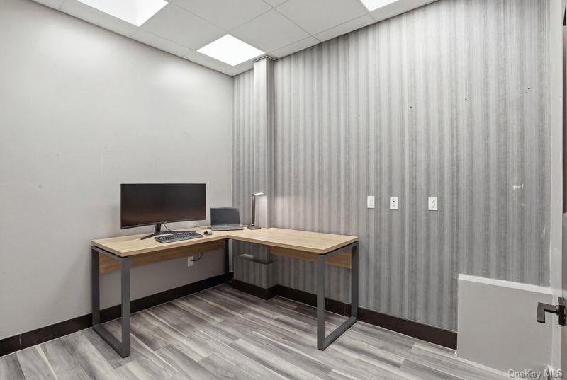 #13 photo, 380 Grove Street, 布鲁克林 Brooklyn , NY 11237