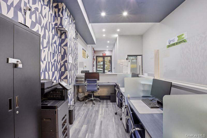 #8 photo, 380 Grove Street, 布鲁克林 Brooklyn , NY 11237