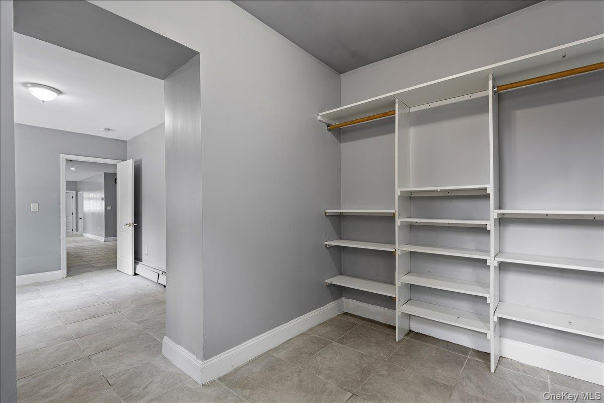 #8 photo, 1021 E 213th Street, Bronx , NY 10469