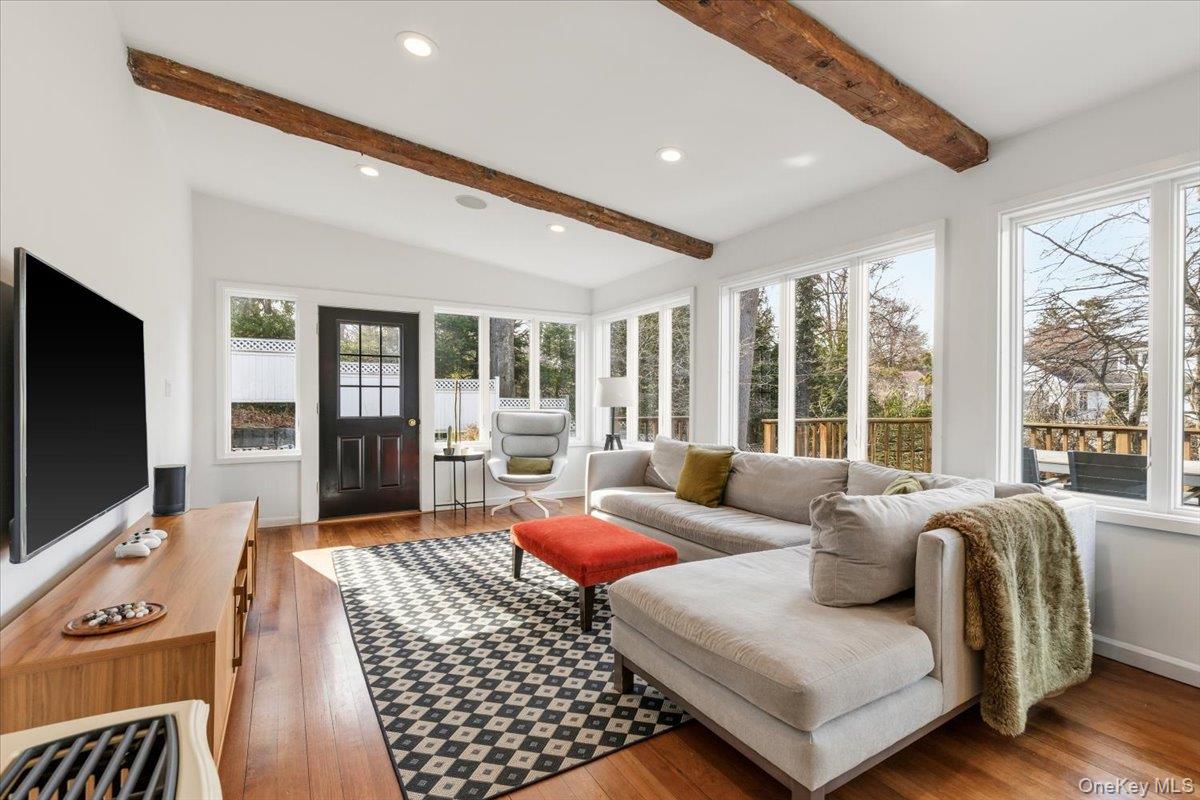 #12 photo, 8 Douglas Circle, Rye , NY 10580